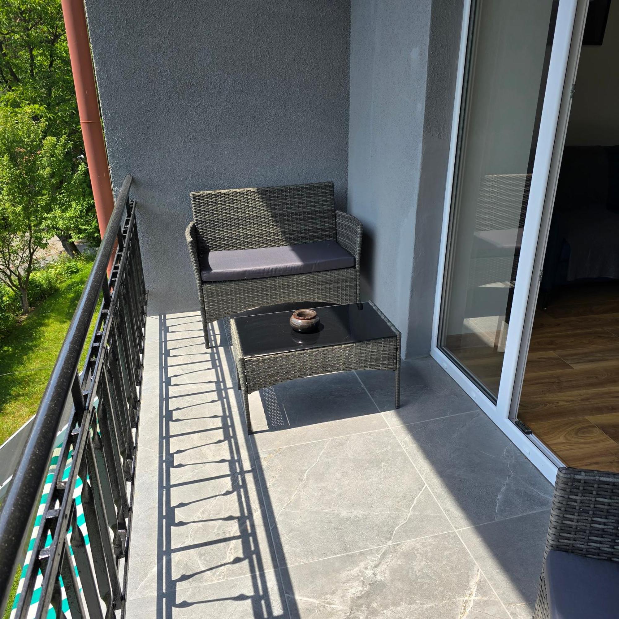 Mieszkanie Nad Jeziorem Roznowskim Exteriér fotografie